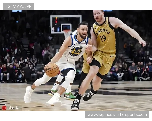 勇士队迎来新赛季挑战 库里带领球队奋勇向前寻求总冠军荣耀